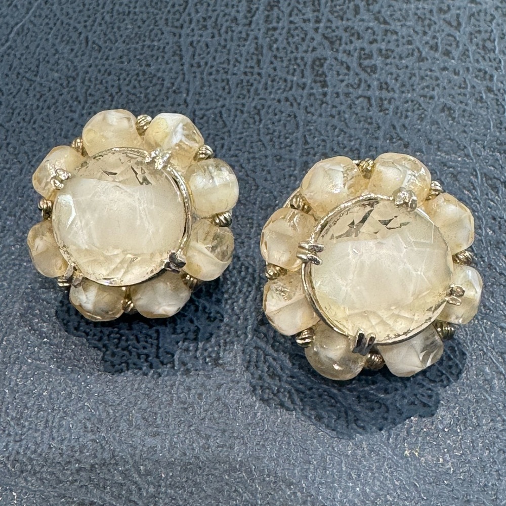Hattie Carnegie Vintage Silvertone Givre Glass Clip Earrings